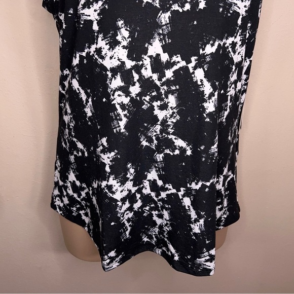 NEW XXXL LULAROE BLACK WHITE TANK TOP SLEEVELESS STRETCH ABSTRACT PRINT - Picture 8 of 14